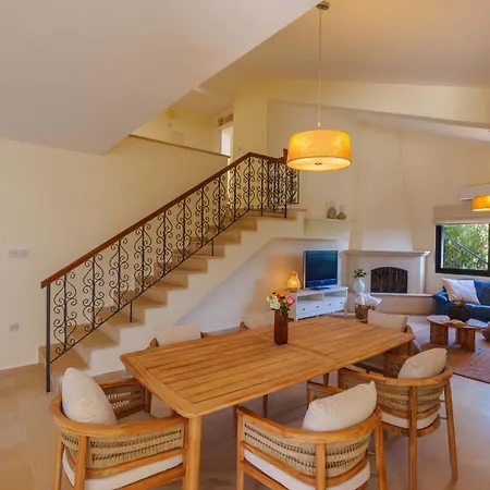 Villa Pomegranate *