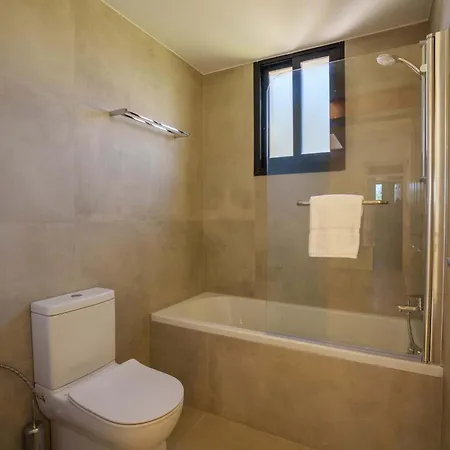 Vila Pomegranate